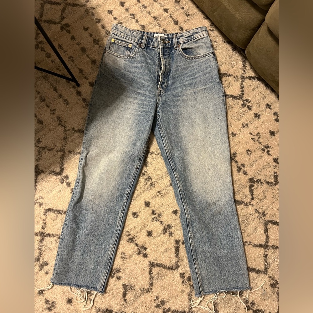 Zara Straight Leg Cropped Jeans